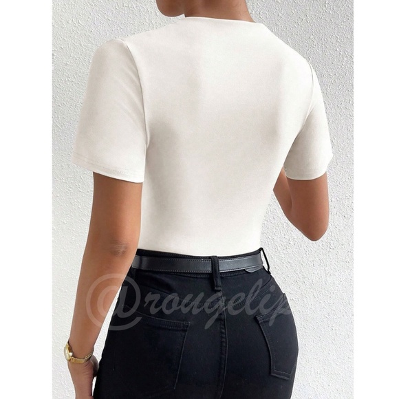 Ruched White Asymmetrical Short Sleeve Bodysuit  Stretchy - Picture 5 of 10